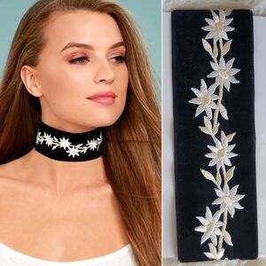 VANESSA MOONEY // lizy black velvet daisy floral embroidered choker